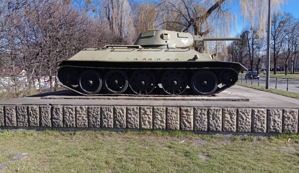 pomnik czołg